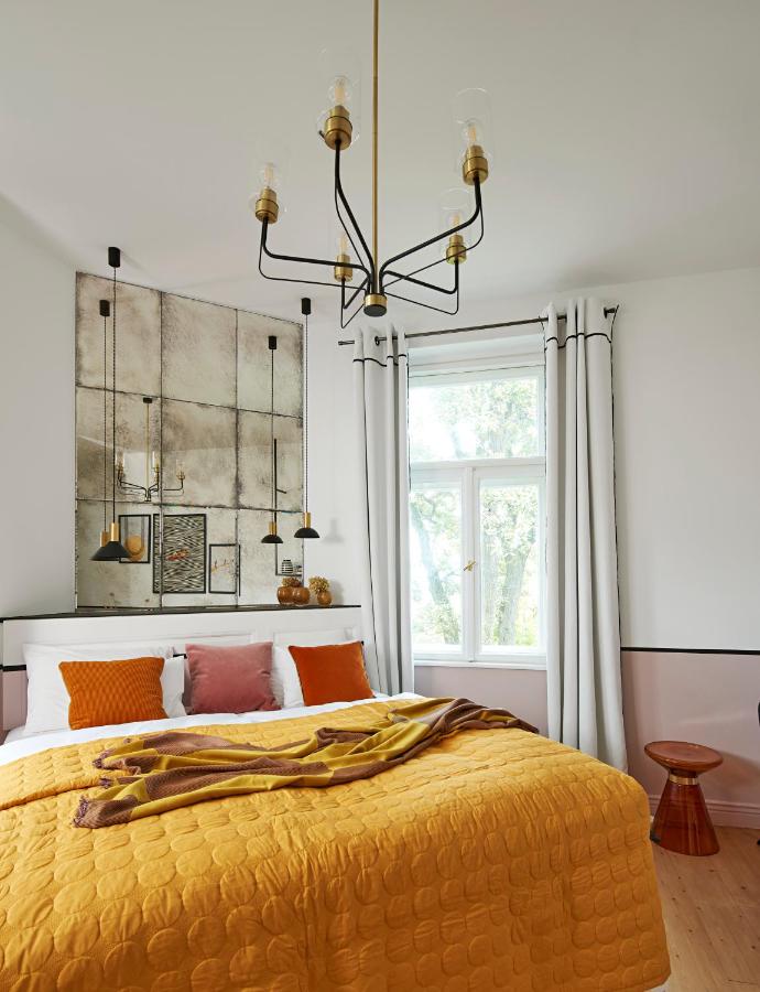 Double or Twin Room with Lake View