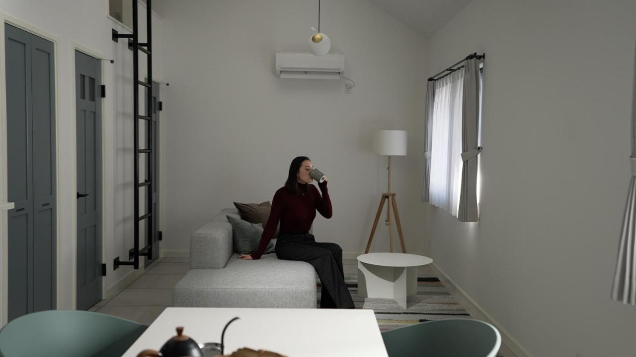 Deluxe Studio