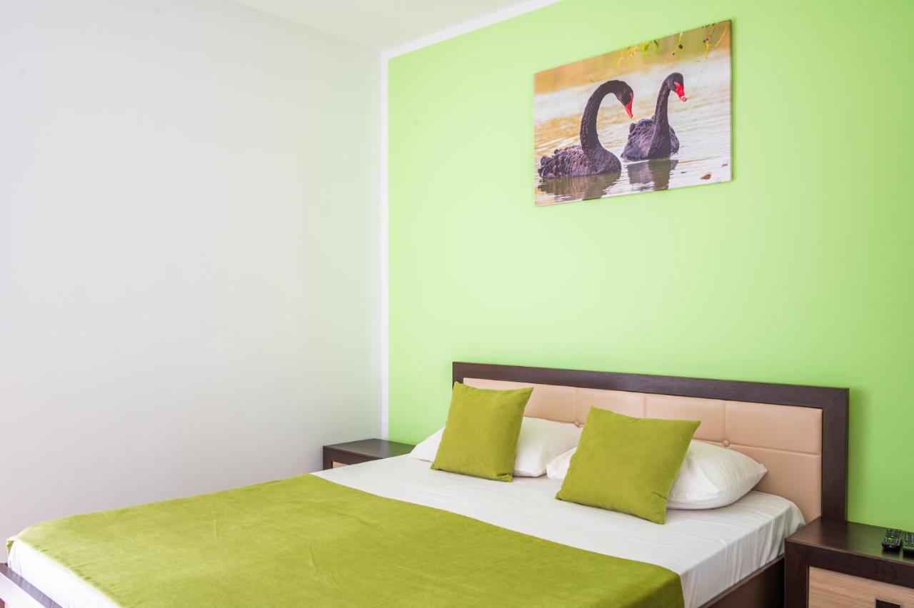 Deluxe Room (2 Adults + 1 Child)