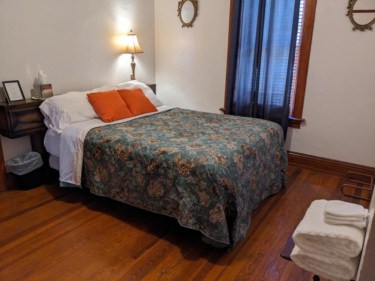 Double Room with Shared Bathroom