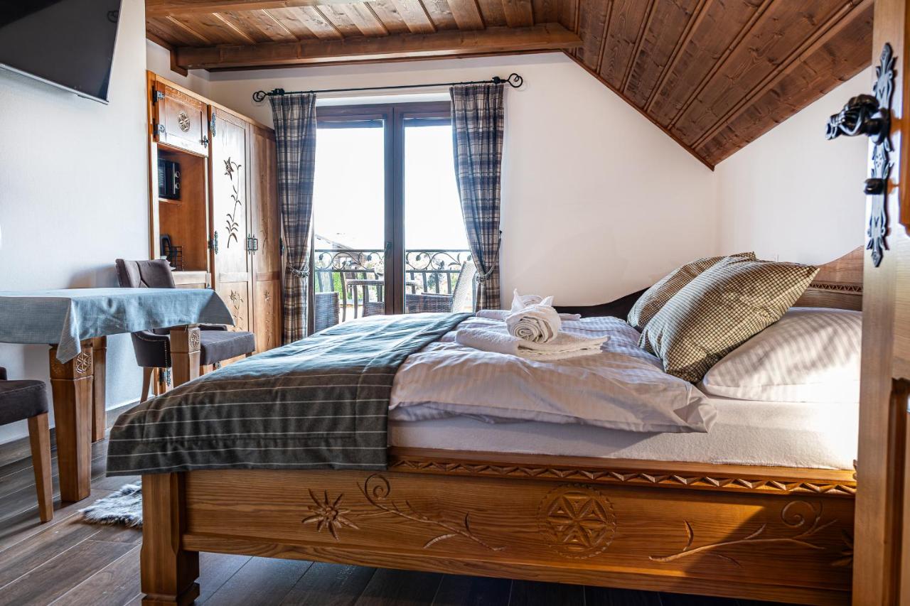 Double Room with Mountain View