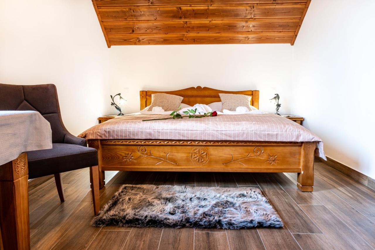 Doppelzimmer mit Whirlpool-Badewanne