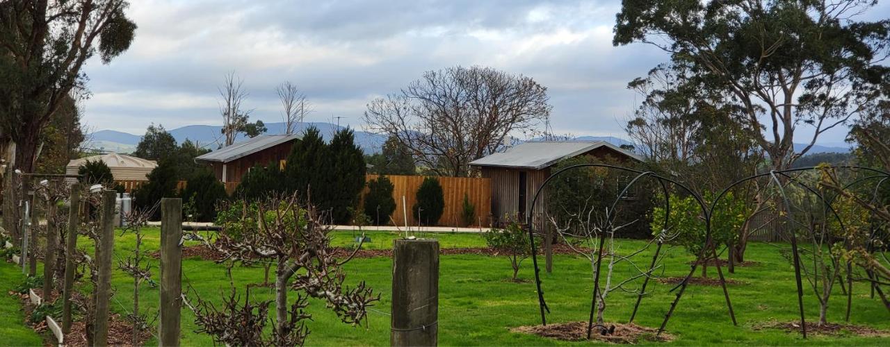 Little Sherwood Drouin Petting Zoo & Cottages - Chambres d’hôtes