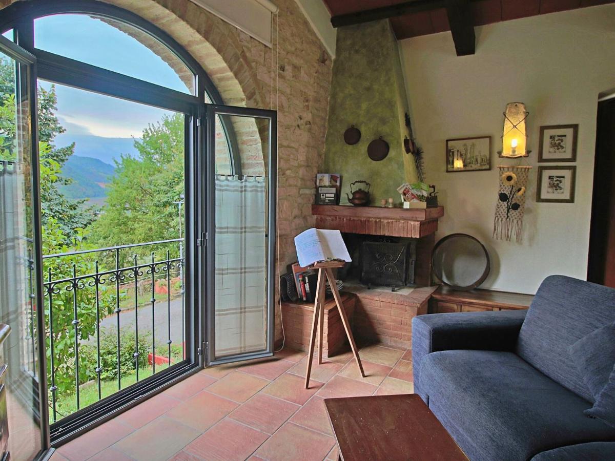 B&B Acqualagna - Large holiday home in Cagli with pool - Bed and Breakfast Acqualagna
