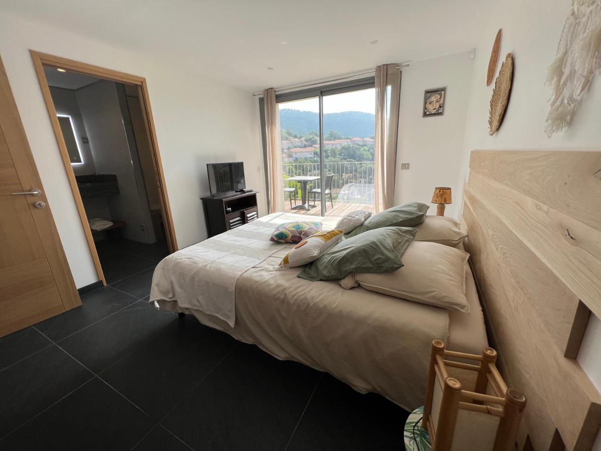 Deluxe Double Room with Balcony and Sea View