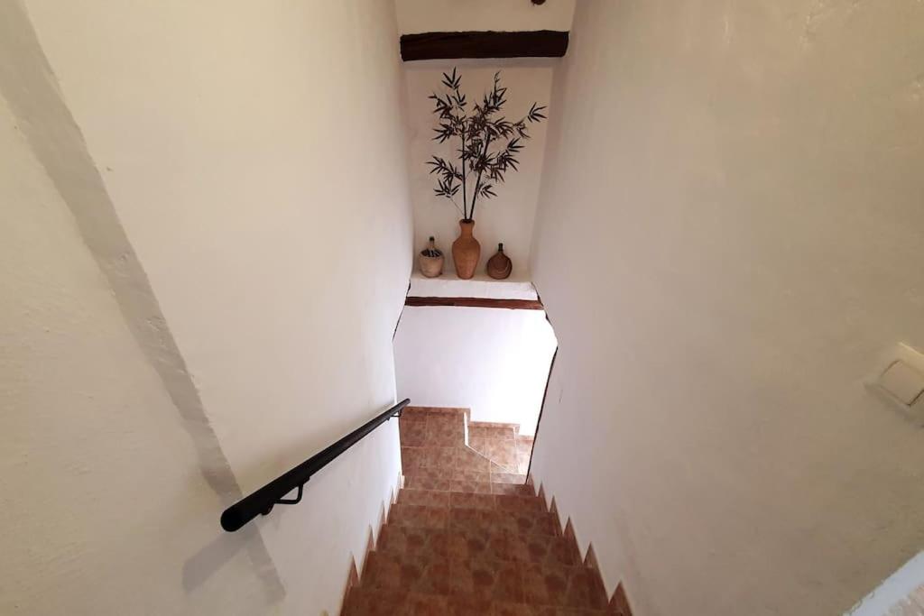 Casa Arriba Village House in Zarra - B&B Zarra