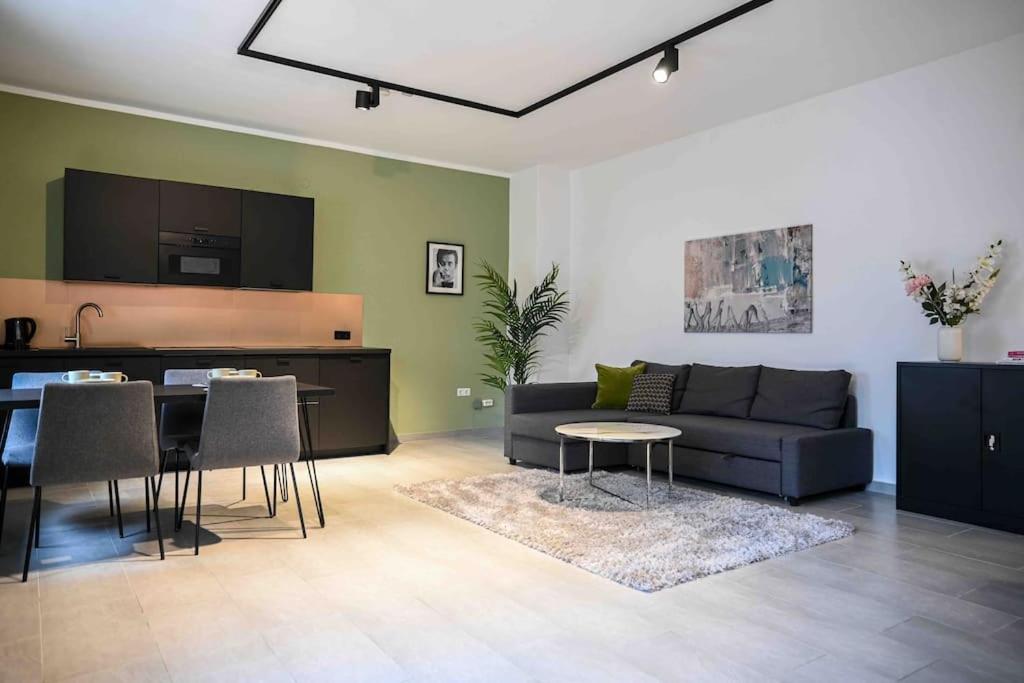 Moderne Wohnung in Ruhiger Umgebung nahe Messe - B&B
