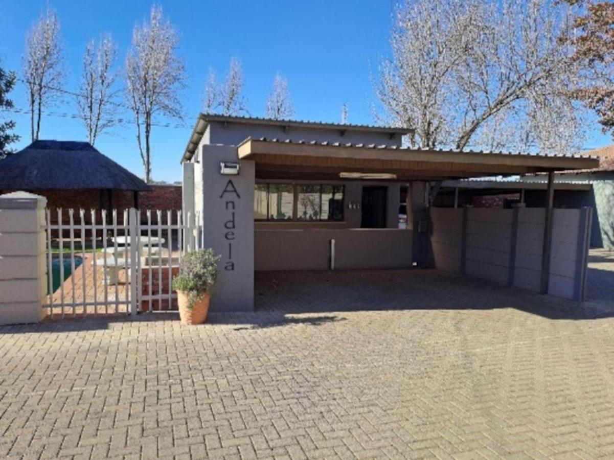 B&B Bloemfontein - Andela Guesthouse - Bed and Breakfast Bloemfontein