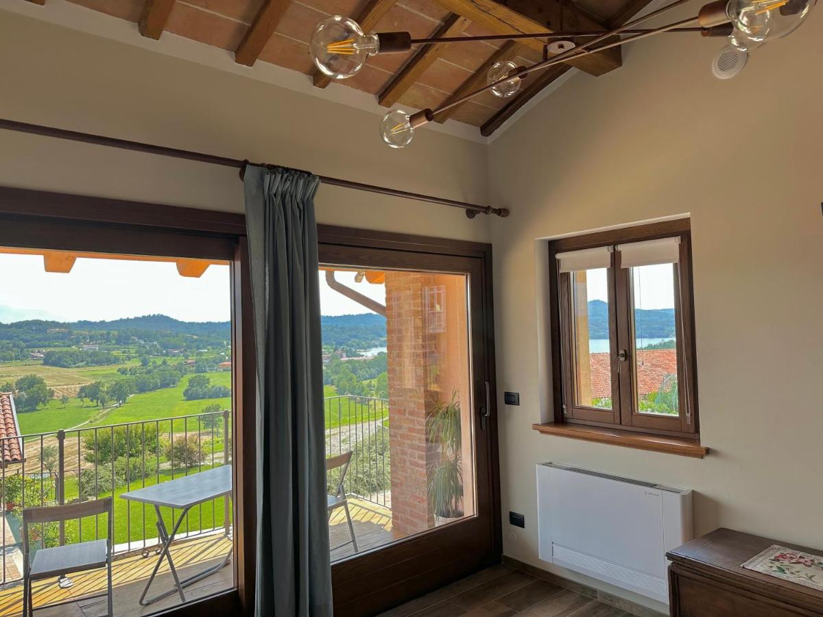 Apartment with Lake View