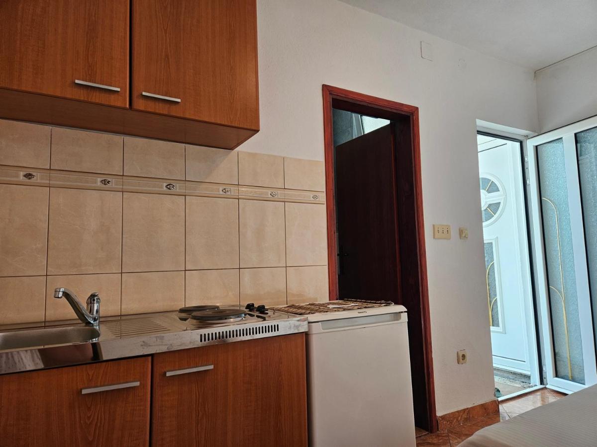 B&B Bar - Apartmani Jovanovic 3 - Bed and Breakfast Bar