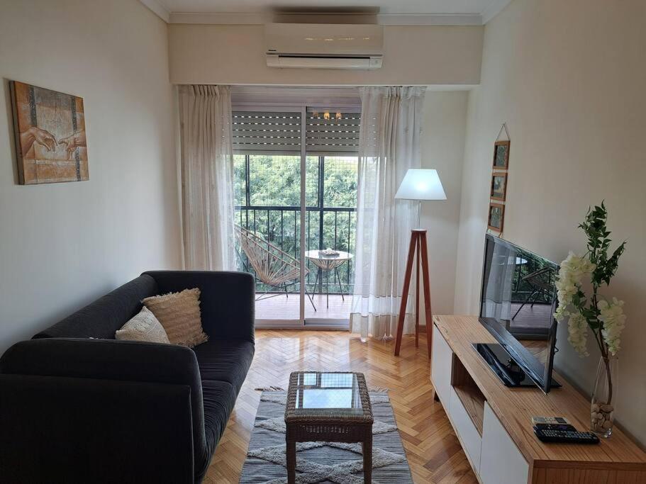 B&B Buenos Aires - Cozy 1-bedroom with balcony and 1 block away from Metro! - Bed and Breakfast Buenos Aires