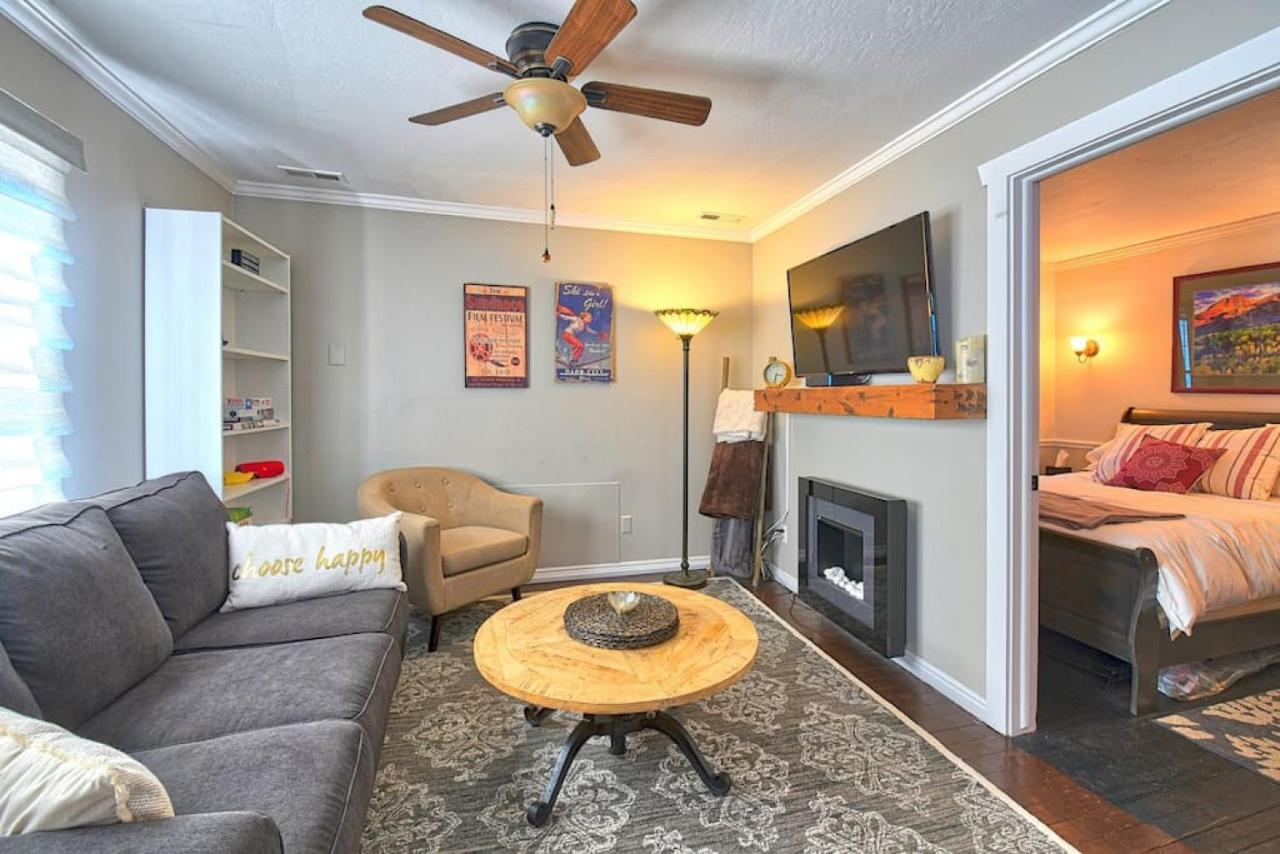 EM1150 - Blue Casita Victorian - B&B Park City