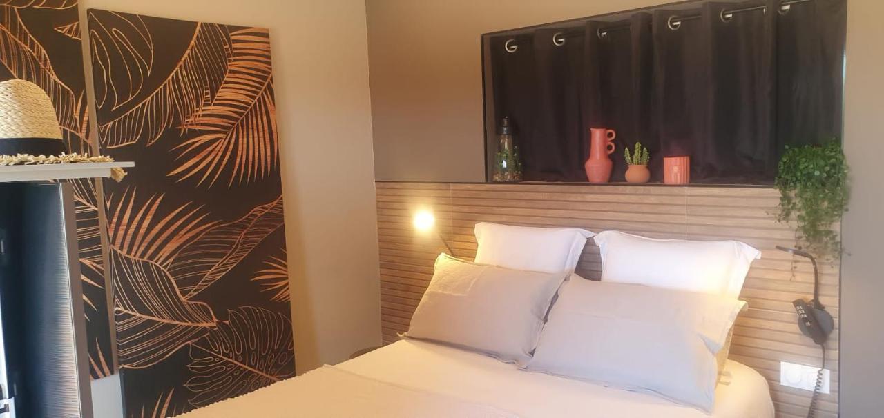 Doppelzimmer mit Whirlpool-Badewanne