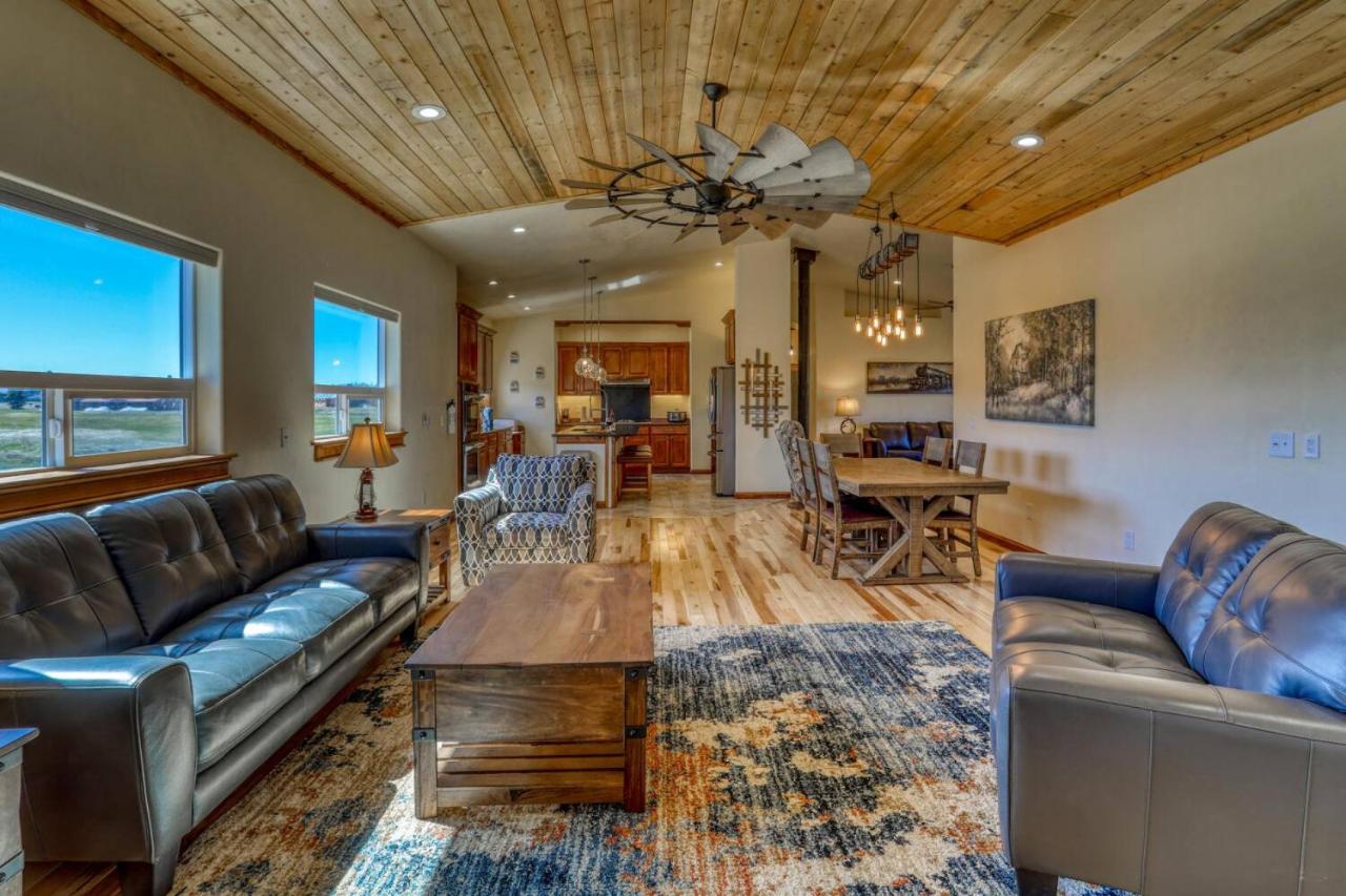 345 Midiron Ave - B&B