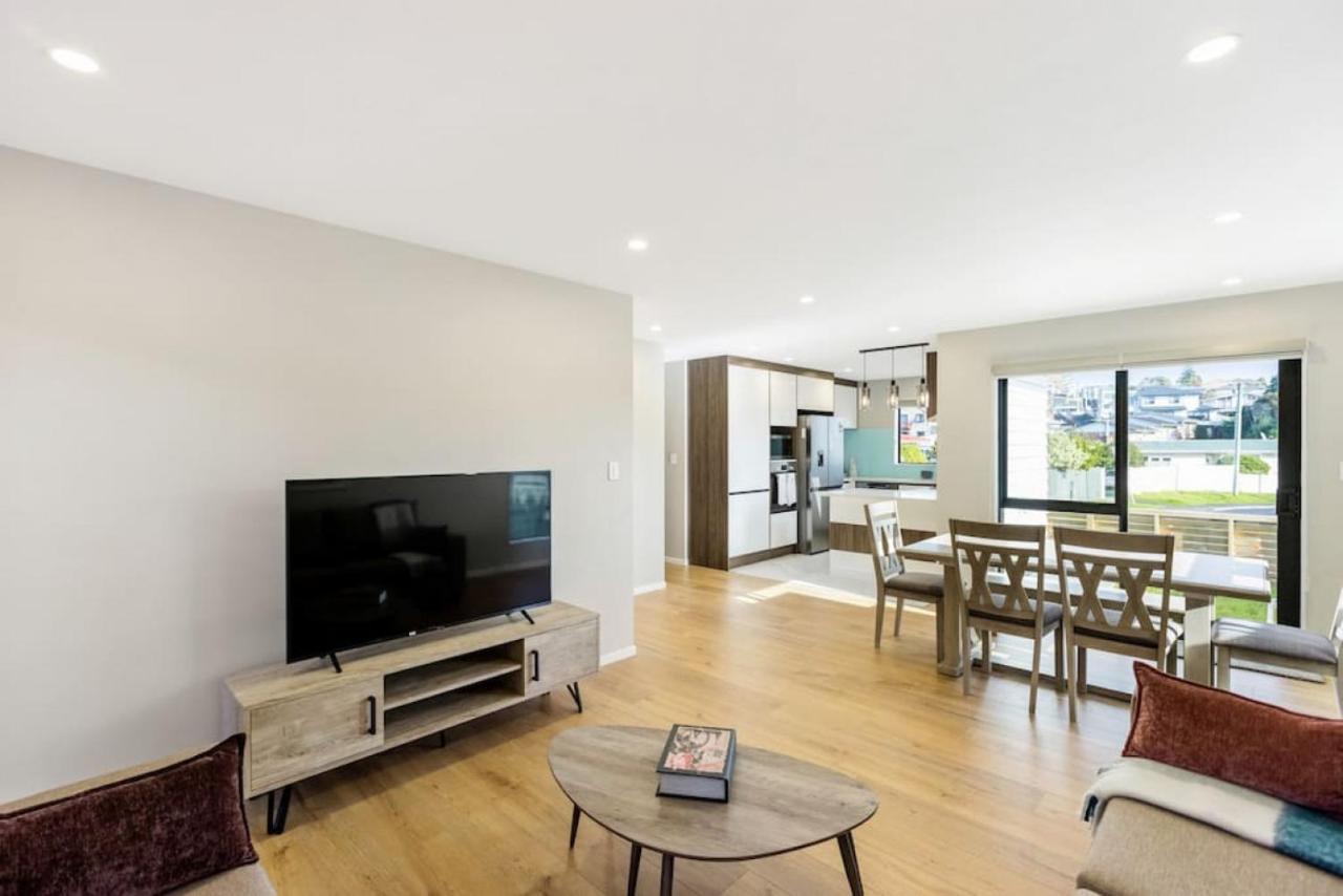 B&B Auckland - Summit Crest Townhouse with Parking and Air-con - Bed and Breakfast Auckland