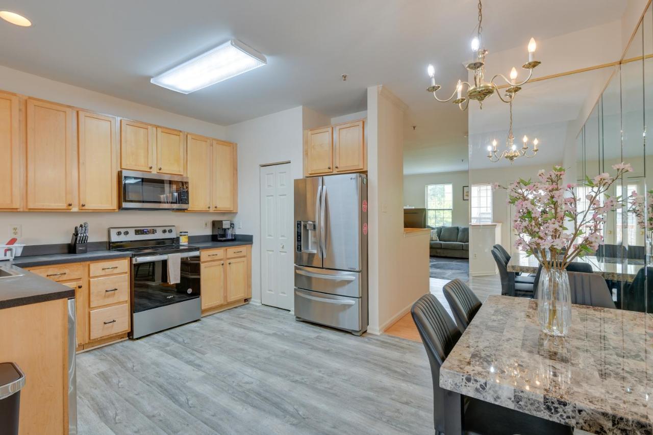 Owings Mills Townhouse: 8 Mi to Liberty Reservoir! - Chambres d'hôtes Owings Mills