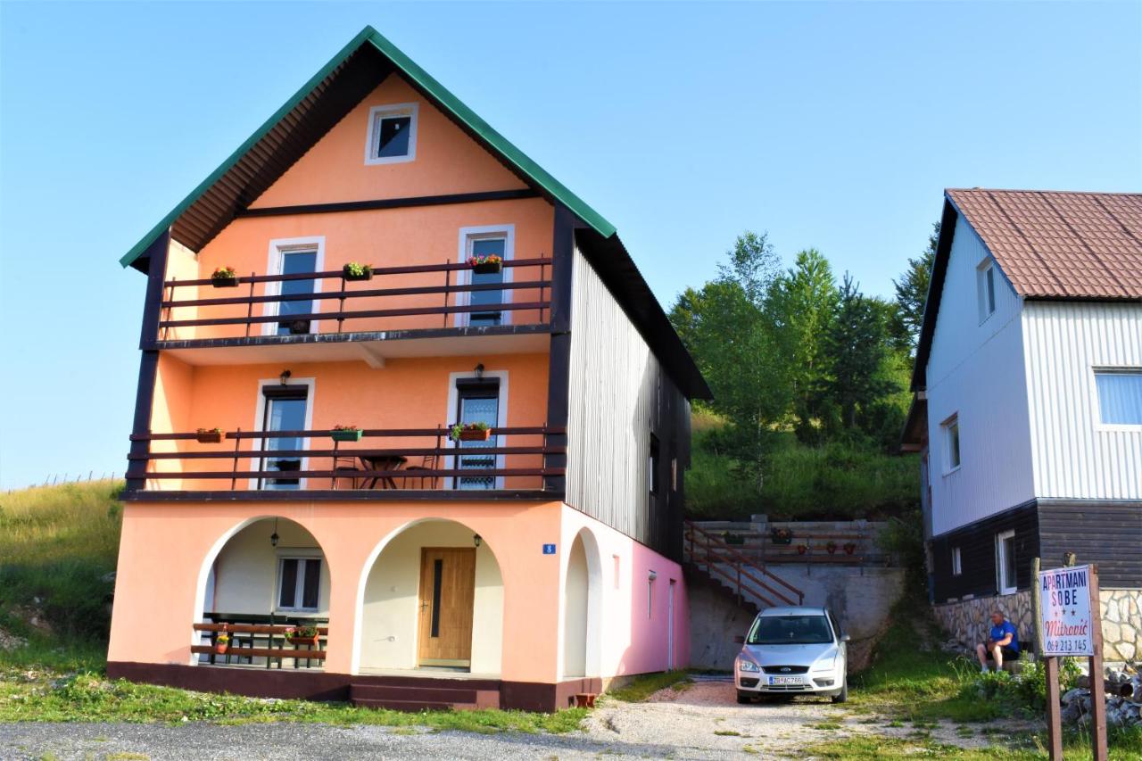 B&B Žabljak - Apartmani Mitrović - Bed and Breakfast Žabljak