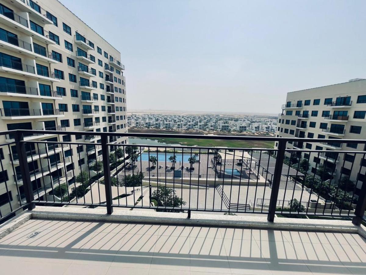 B&B Dubai - Emaar South - Two Bedroom Apartment with Pool and Golf Course View - Bed and Breakfast Dubai