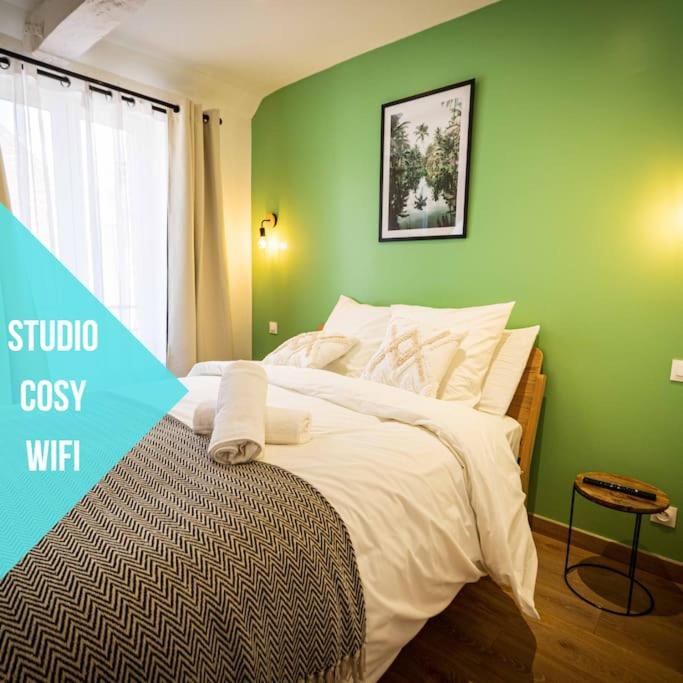 B&B Saint-Quentin - L'Albatros 002 - Hypercentre * Cosy * Wifi - Bed and Breakfast Saint-Quentin