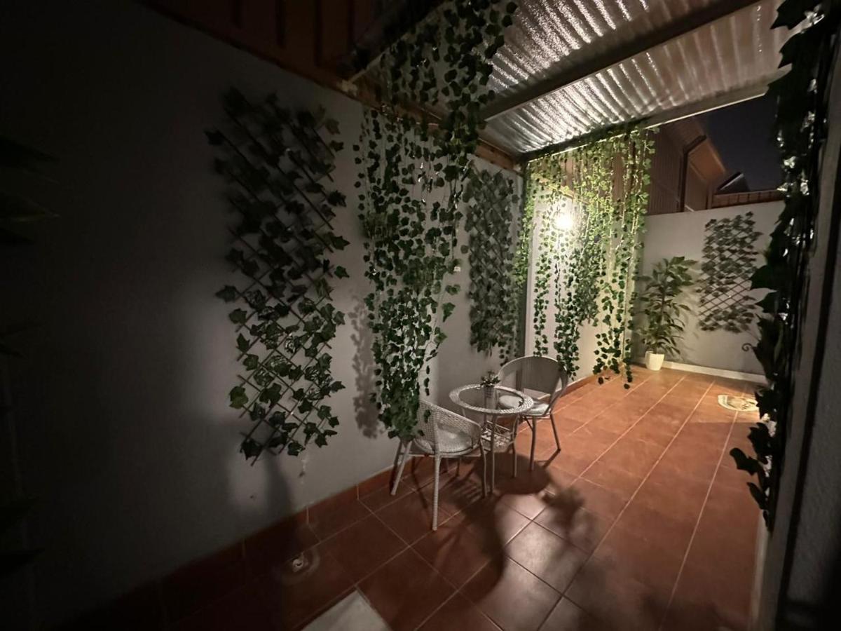 استديو بدخول ذاتي وجلسة خارجية - B&B