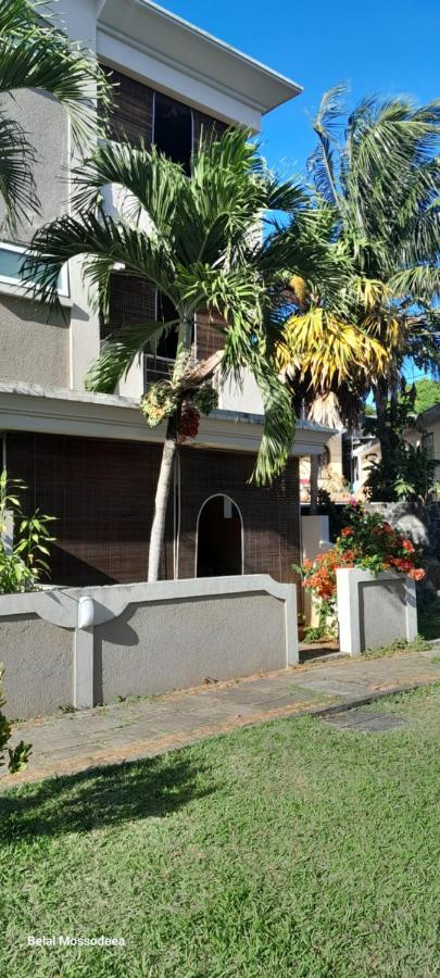 Lovely 4 bed townhouse with common swimming pool - Ferienwohnung