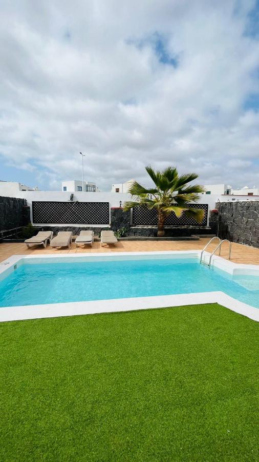 Lovely Villa Kiluka heated pool - B&B spiaggia di Blanca