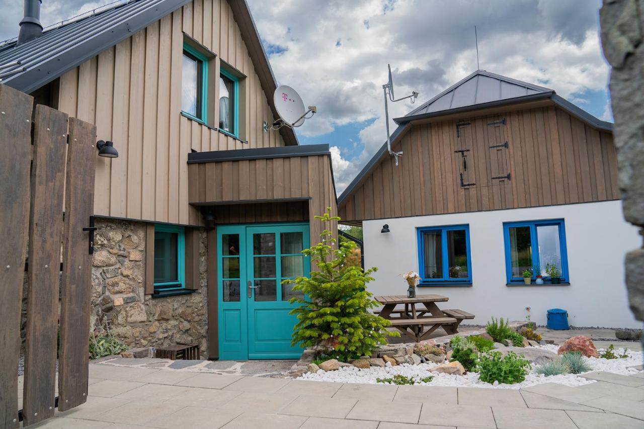 Chalúpka OPAL a Chalupa ACHAT na lúke LukaHuta ChaletStiavnica Banská Štiavnica na samote - samoobslužný prístup cez PIN-kód NONSTOP - B&B Banská Štiavnica