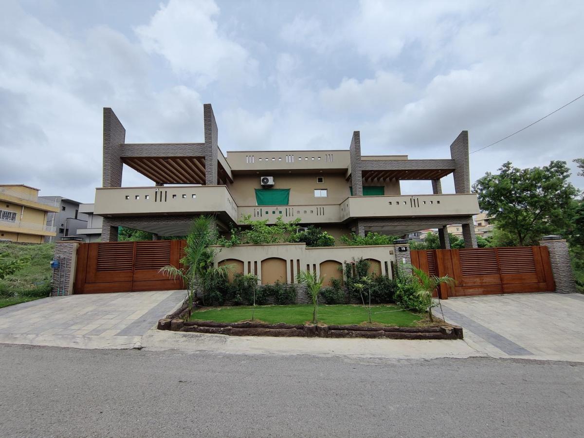 Alpha Guest House - Bed and Breakfast