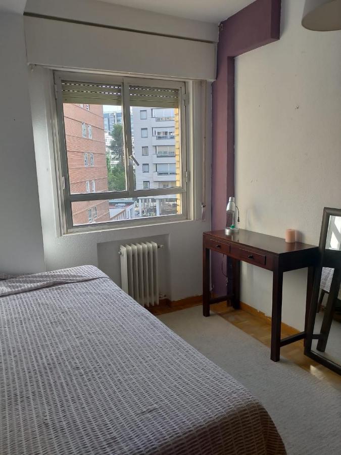FEMALE ONLY Pinar Chamartin habitación individual - B&B Madrid