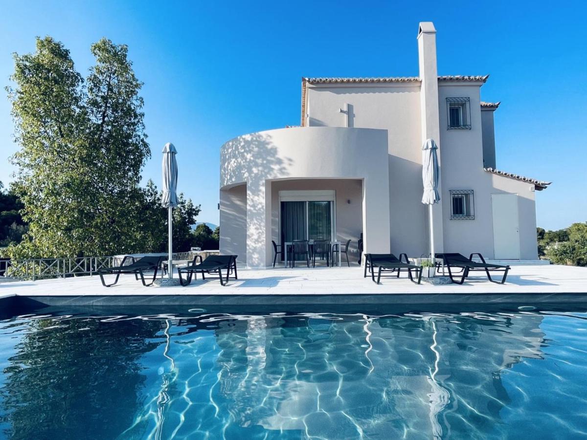 Garden Villa with private pool in Porto Cheli - B&B