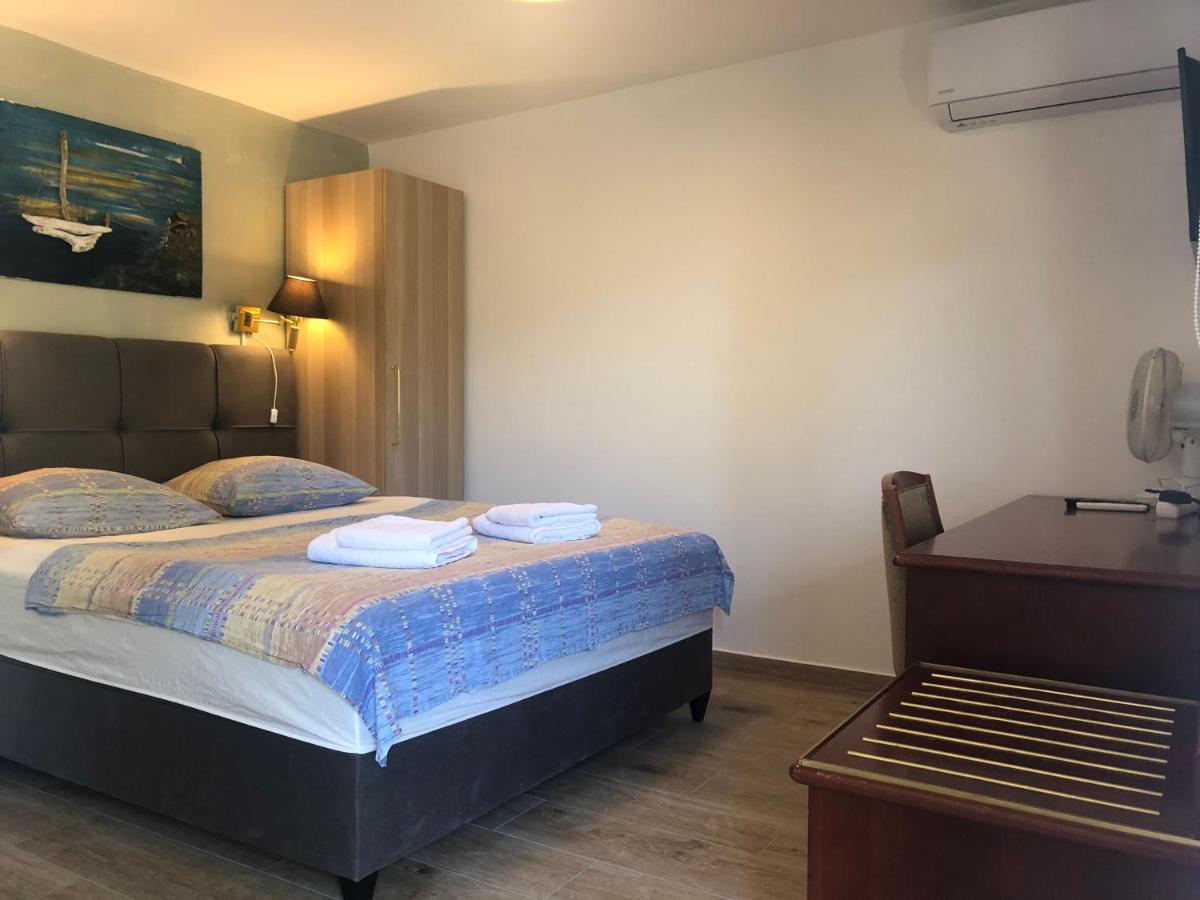 Double room with bathroom, WiFi, airco, parking, washing machine, grill - Bed and Breakfast Medulin