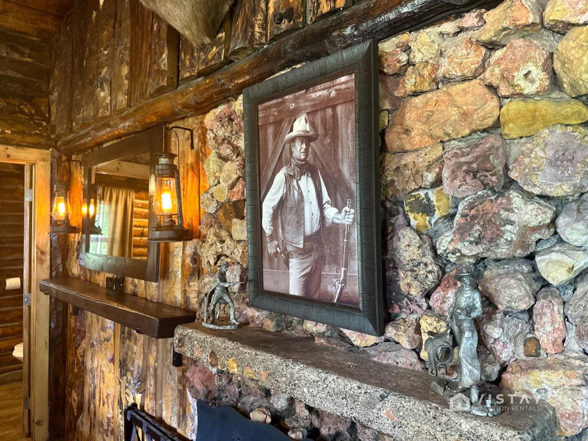The John Wayne Cabin At Angel Valley Ranch - B&B Duck Creek Village