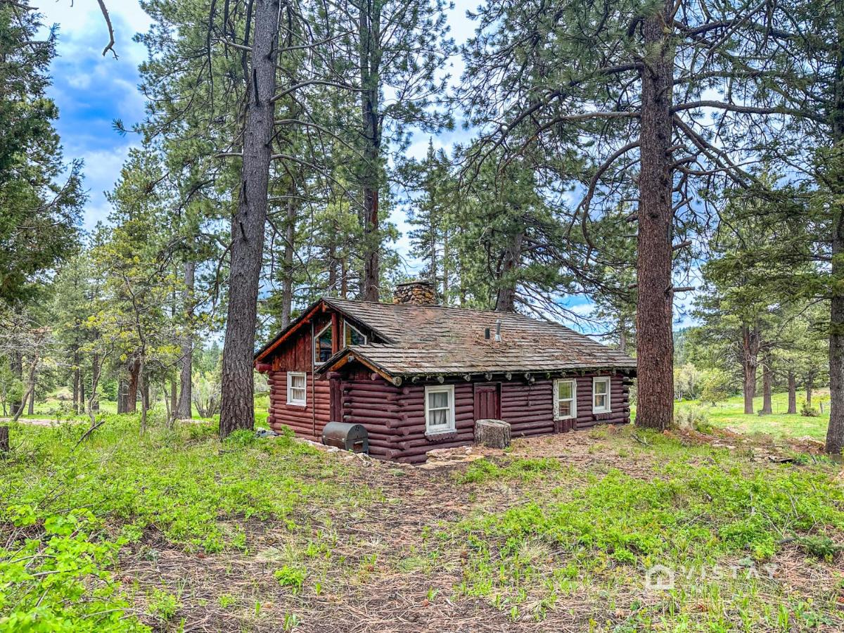 B&B Duck Creek Village - The John Wayne Cabin At Angel Valley Ranch - Bed and Breakfast Duck Creek Village