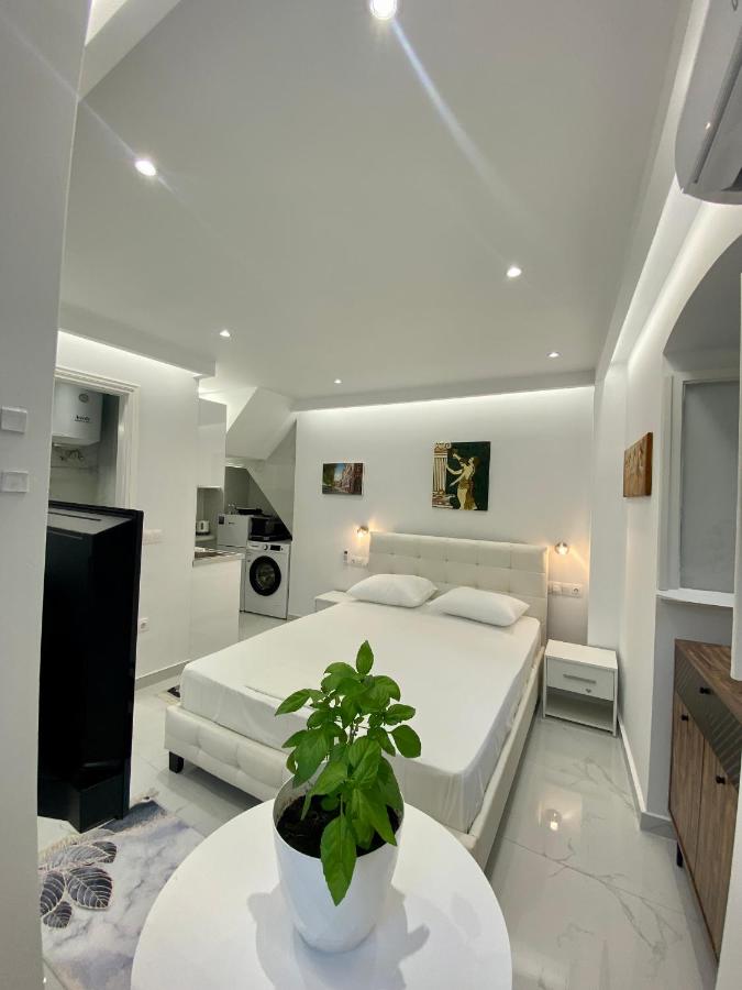 Corfu Port Art Studios - B&B Ágios Rókkos