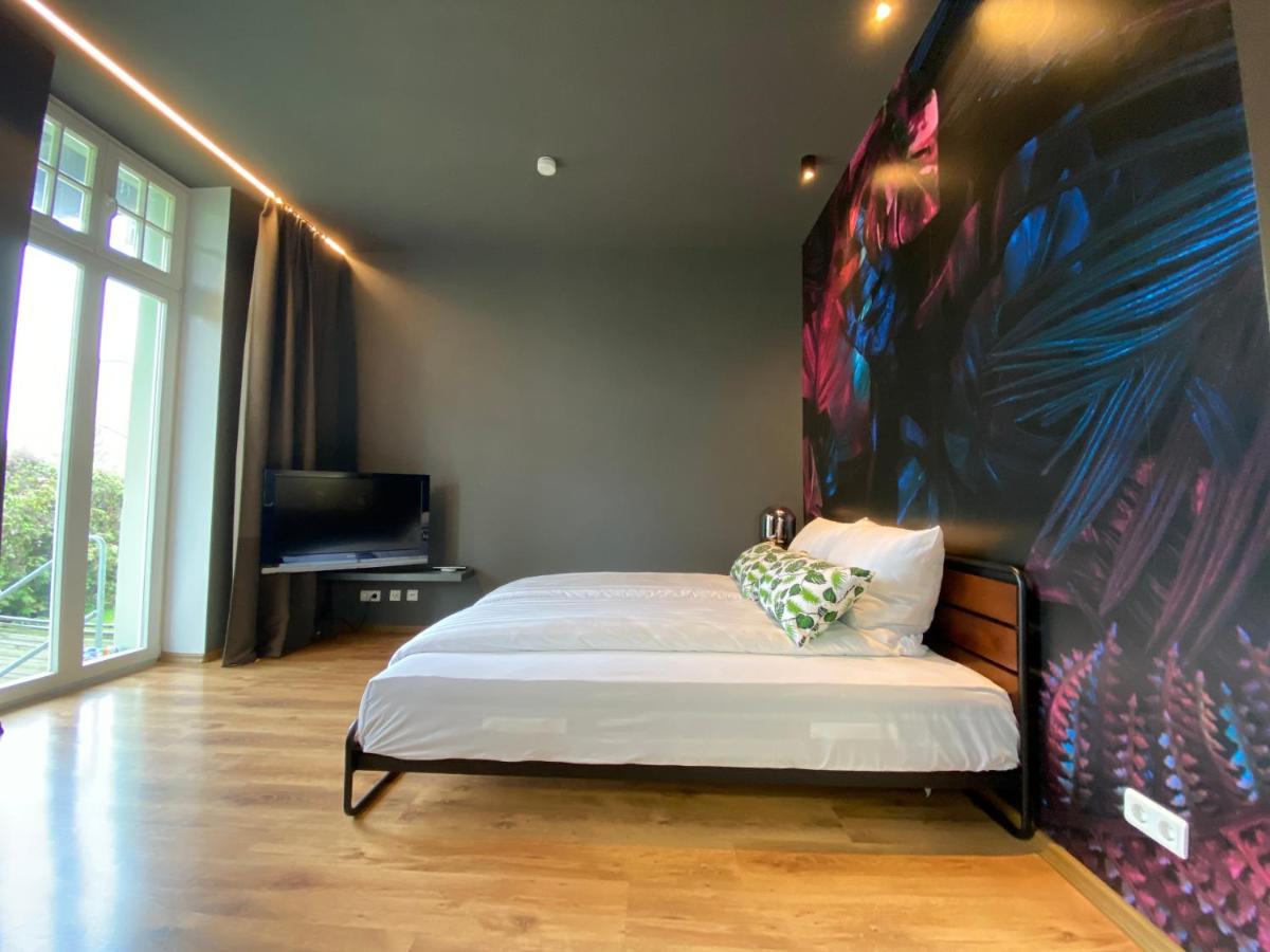 B&B Magdeburg - Tropisches Loft mit privatem Garten - Bed and Breakfast Magdeburg