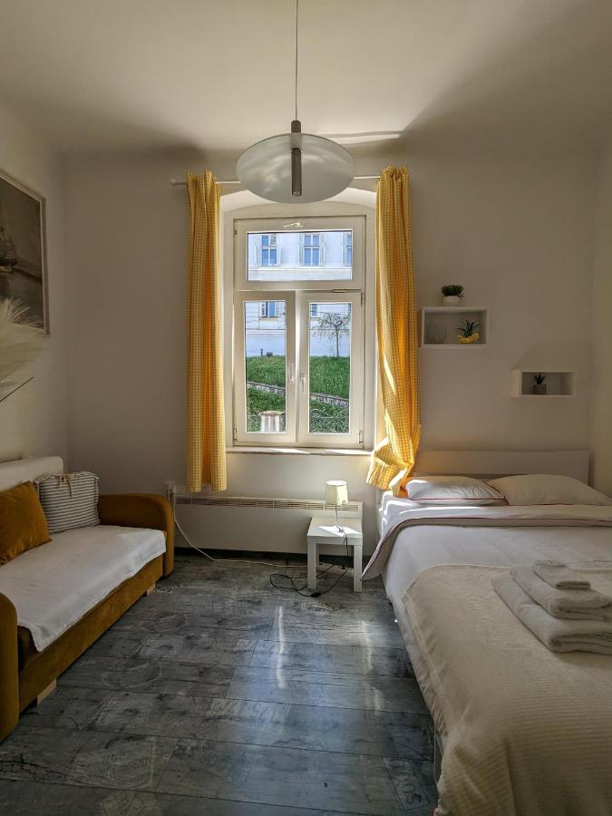 Zagreb StoneGate Condo in Zagreb Bedandbreakfast.eu
