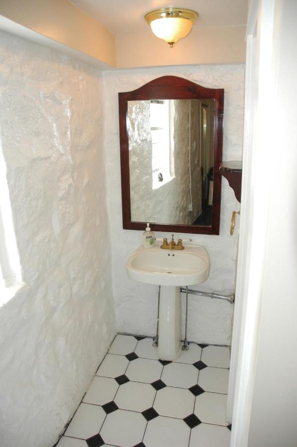 Double Room (Lower Level)