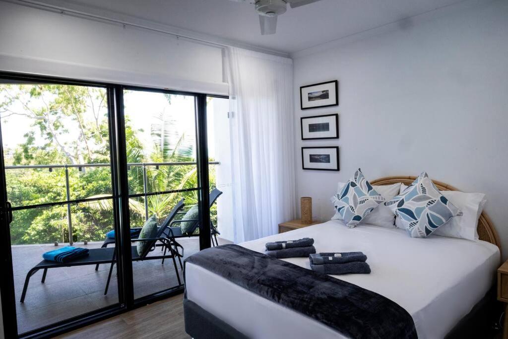 Fabulous 2 bedroom with private pool - Chambres d'hôtes Airlie Beach