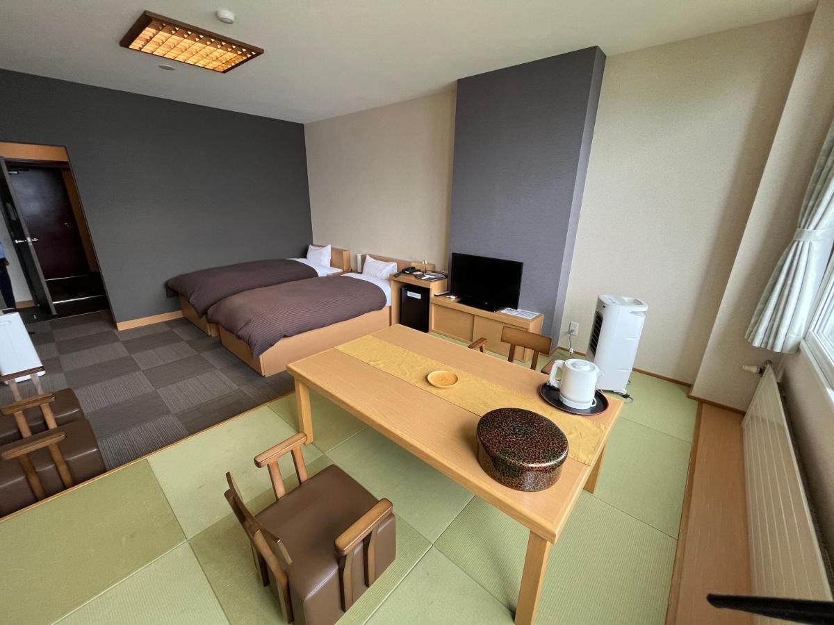 Room with Tatami Area & Lake View - IRORI Kaiseki - Non-Smoking