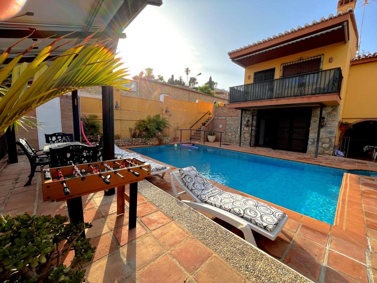 Casa con piscina junto a playa - Bed and Breakfast