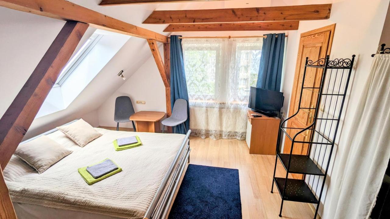 Standard Dreibettzimmer mit Meerblick