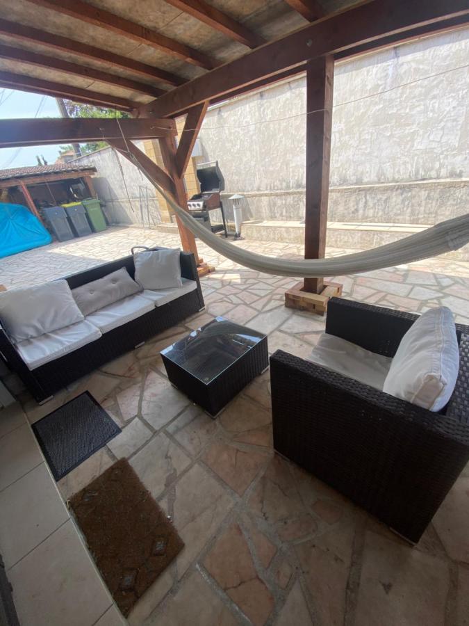 Grande maison avec jardin - Ferienwohnung