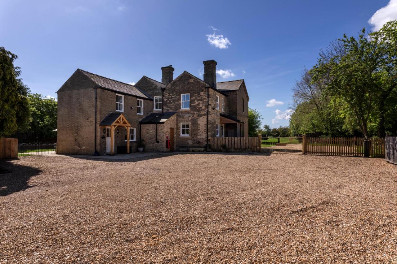 The Old Farmhouse at Roughs Farm Retreats - B&B Huntingdon