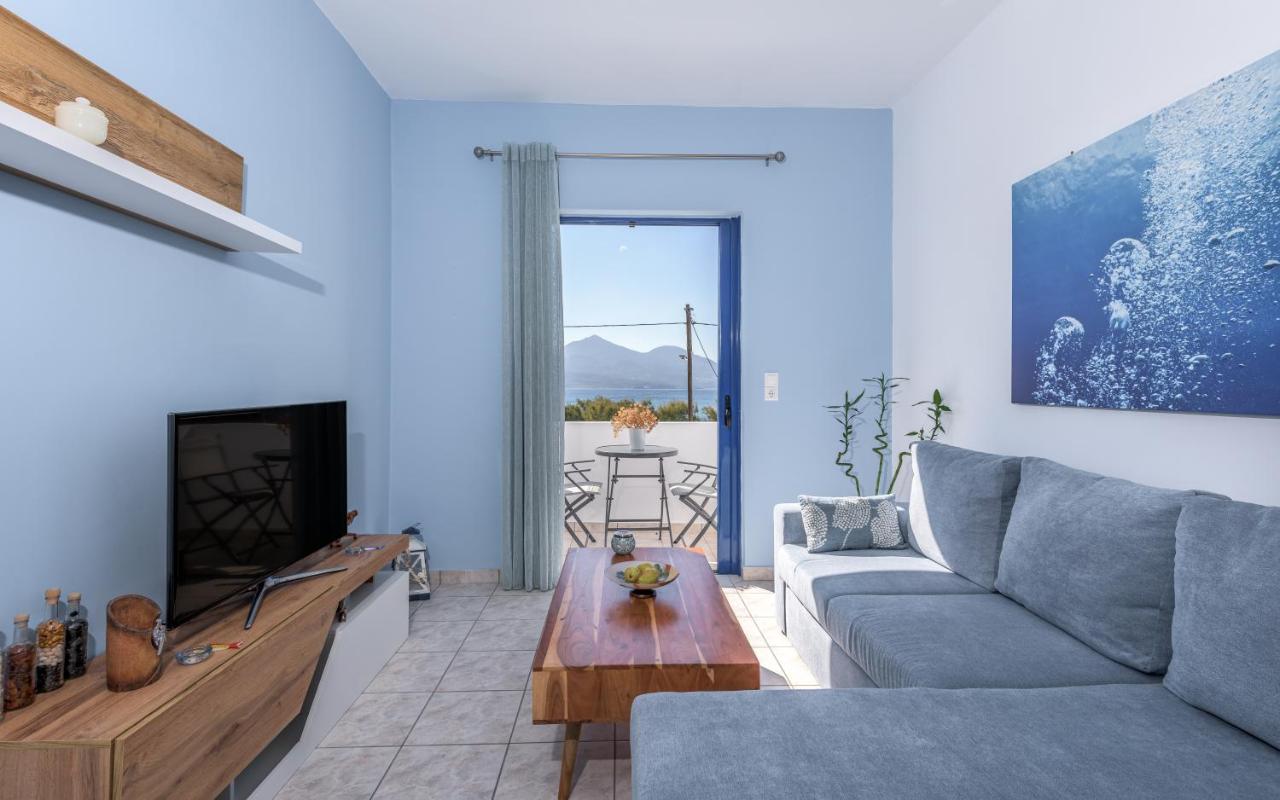 Play On The Sand - Bed and Breakfast Adámas