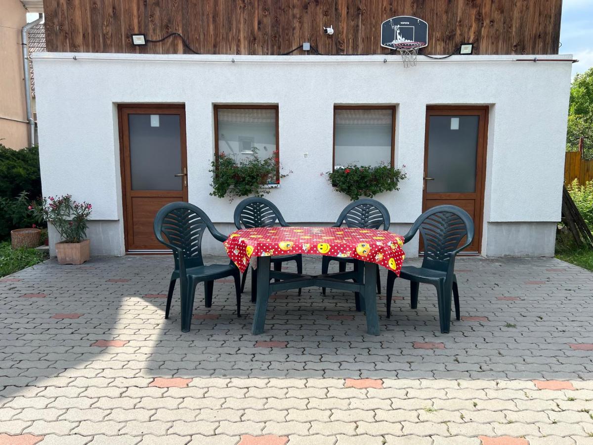 Zweibettzimmer mit Bad