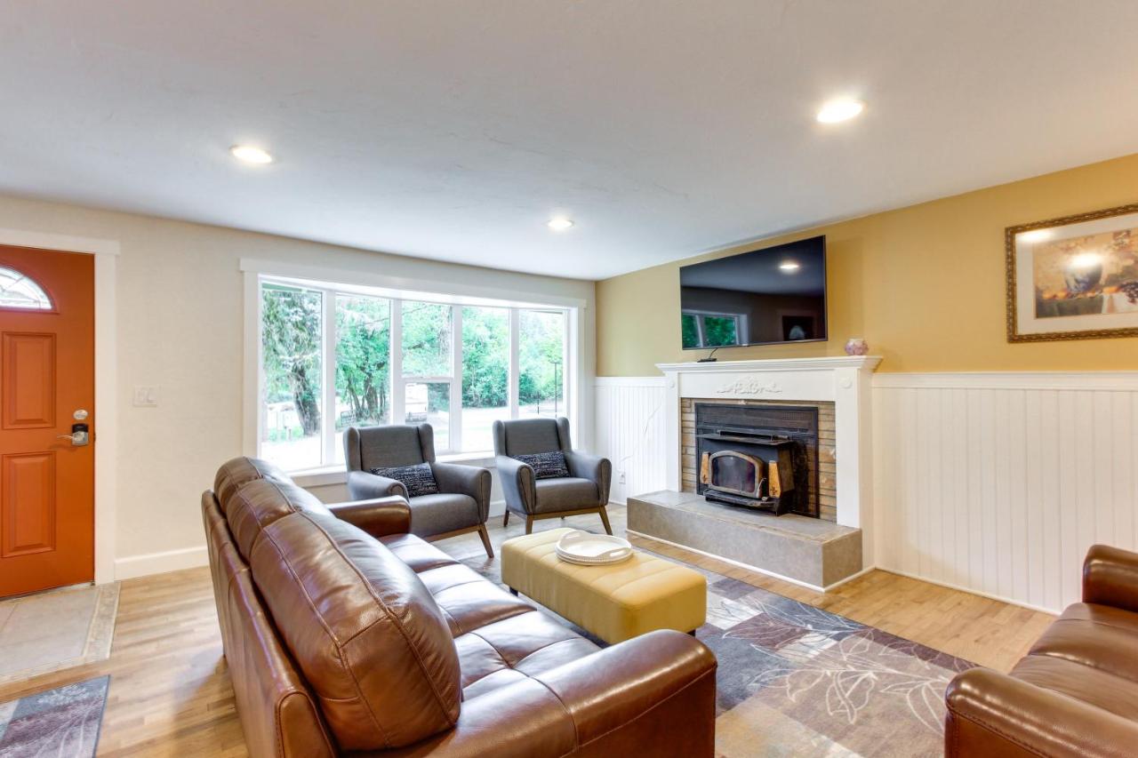 Charming Oregon Home with Private Pickleball Court! - B&B Springfield