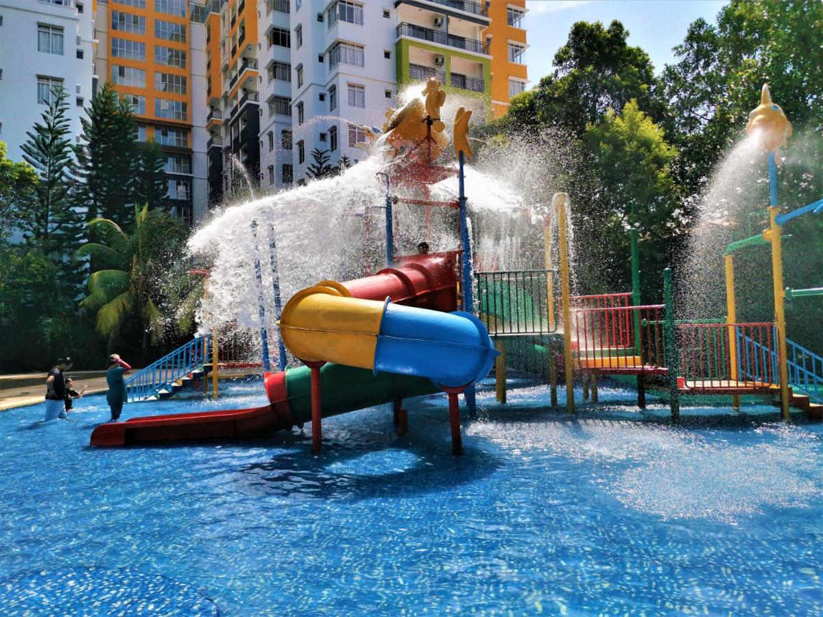 B&B Malacca - Water Themepark Resort Melaka Free WiFi Suites - Bed and Breakfast Malacca