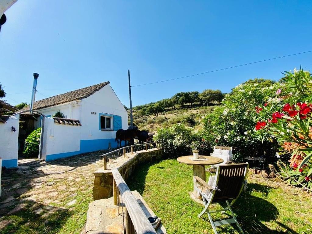 El Refugio del Viento, Casita Levante con Jardín y Piscina - B&B