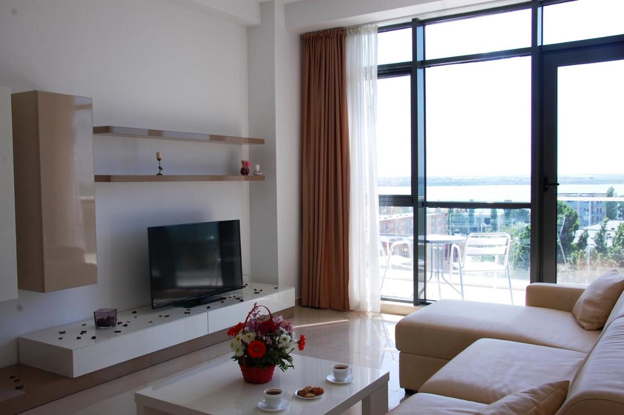 Apartamento de 2 dormitorios con vistas parciales al mar