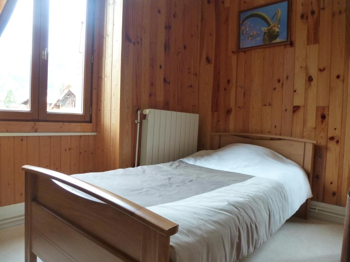 Habitación Triple Básica con baño compartido